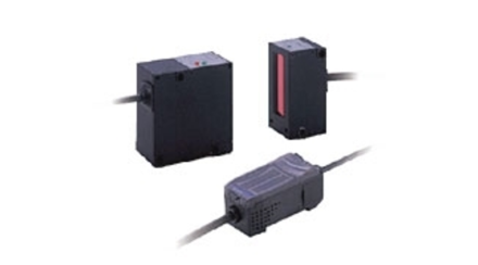 同级长距离上实现微米级精度