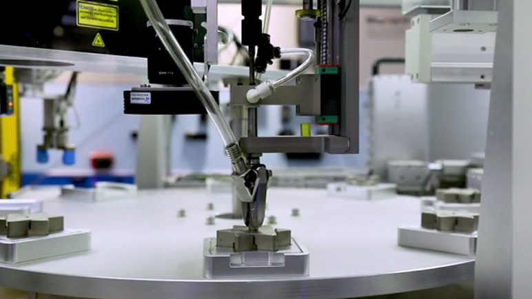 无需降低装置的运行速度，确保拧紧精度，提升良品率