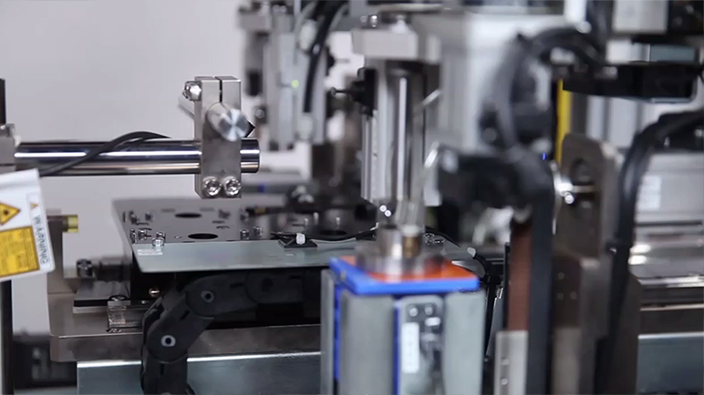 飞拍技术的活用，确保精度的同时实现产线大提速