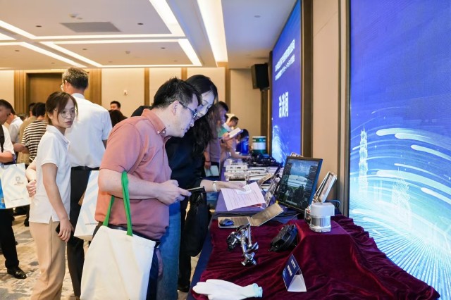 1727660083491869.jpg 202408061800149492.jpg